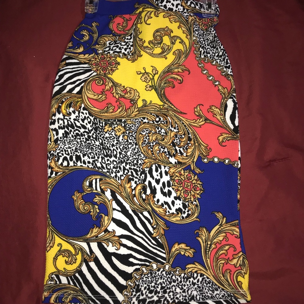 Printed midi skirt. Rue 21.